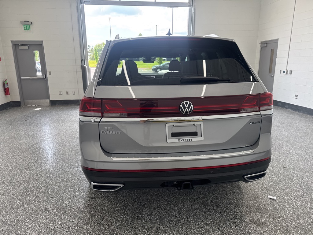 2026 Volkswagen Atlas SEL photo 3
