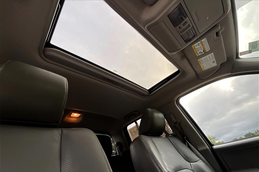 2019 Nissan Frontier SL photo 20