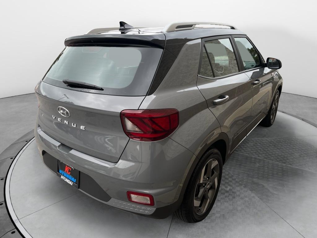 2022 Hyundai Venue SEL Limited photo 4