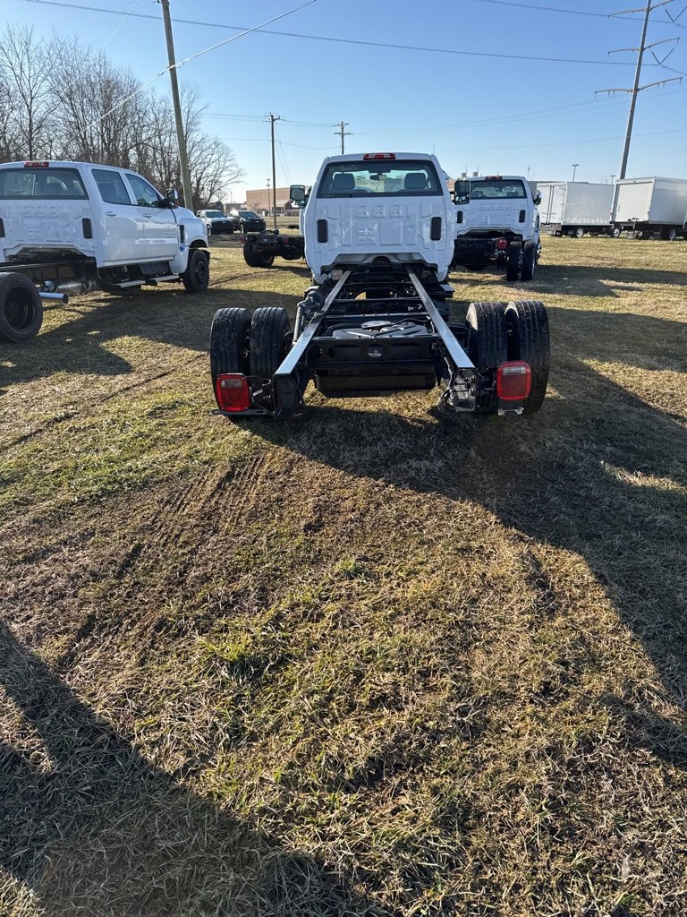 2024 Chevrolet Silverado 5500HD Work Truck photo 5