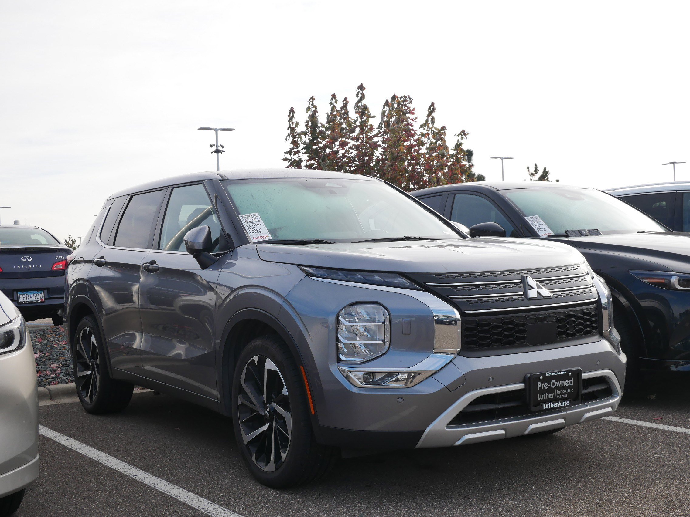 2024 Mitsubishi Outlander SE's photo