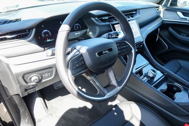 2025 Jeep Grand Cherokee Limited photo 10