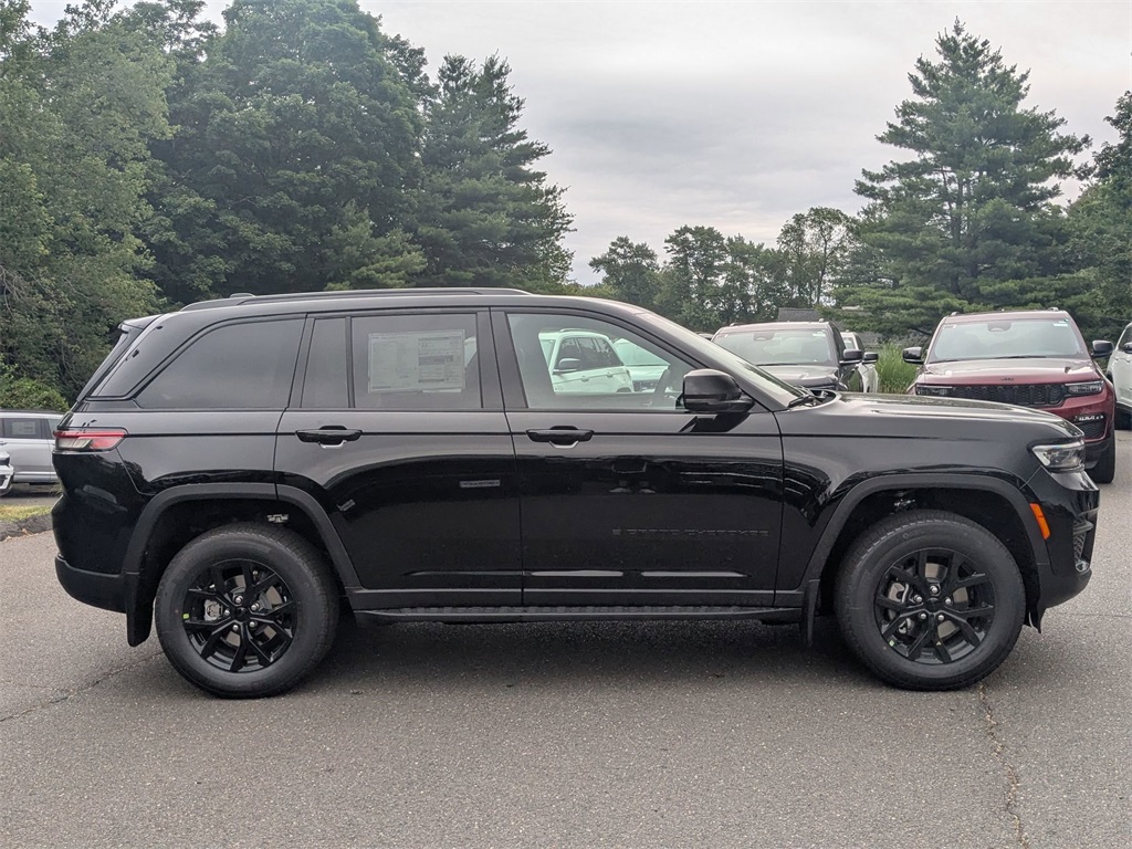 2025 Jeep Grand Cherokee Altitude X photo 2
