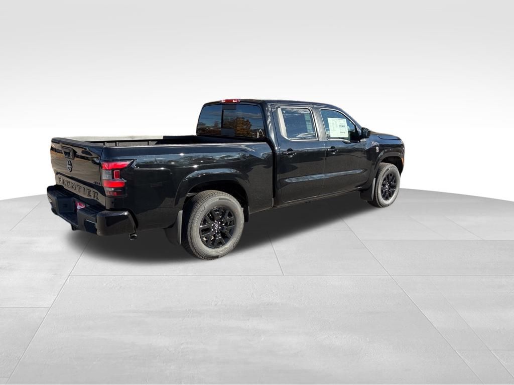 2026 Nissan Frontier Crew Cab SV photo 2
