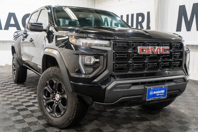 2024 GMC Canyon Elevation's photo