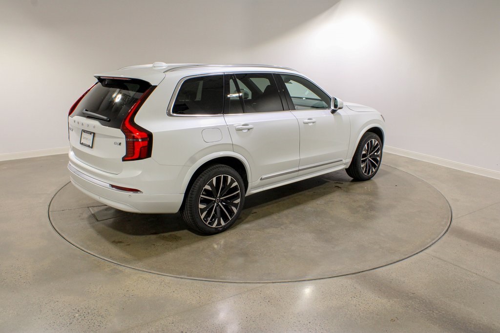 2026 Volvo XC90 Core photo 4