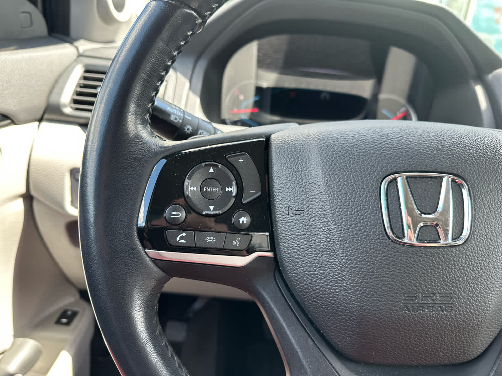 2019 Honda Pilot Touring photo 12
