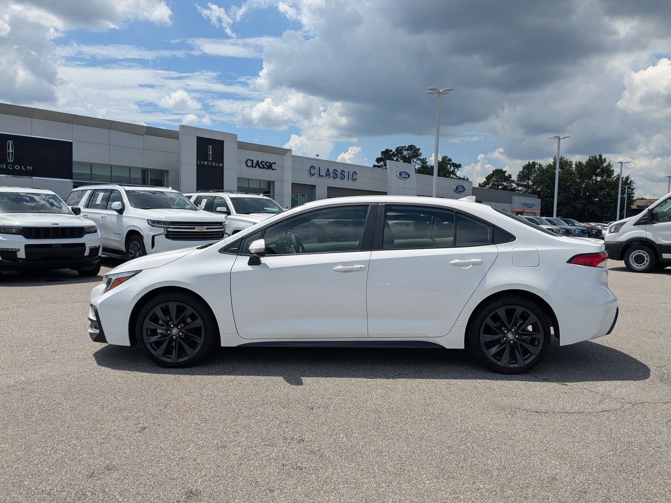 2024 Toyota Corolla SE photo 6
