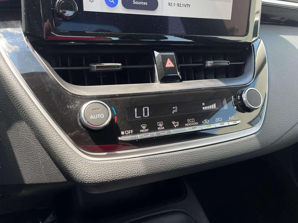 2025 Toyota Corolla LE photo 10