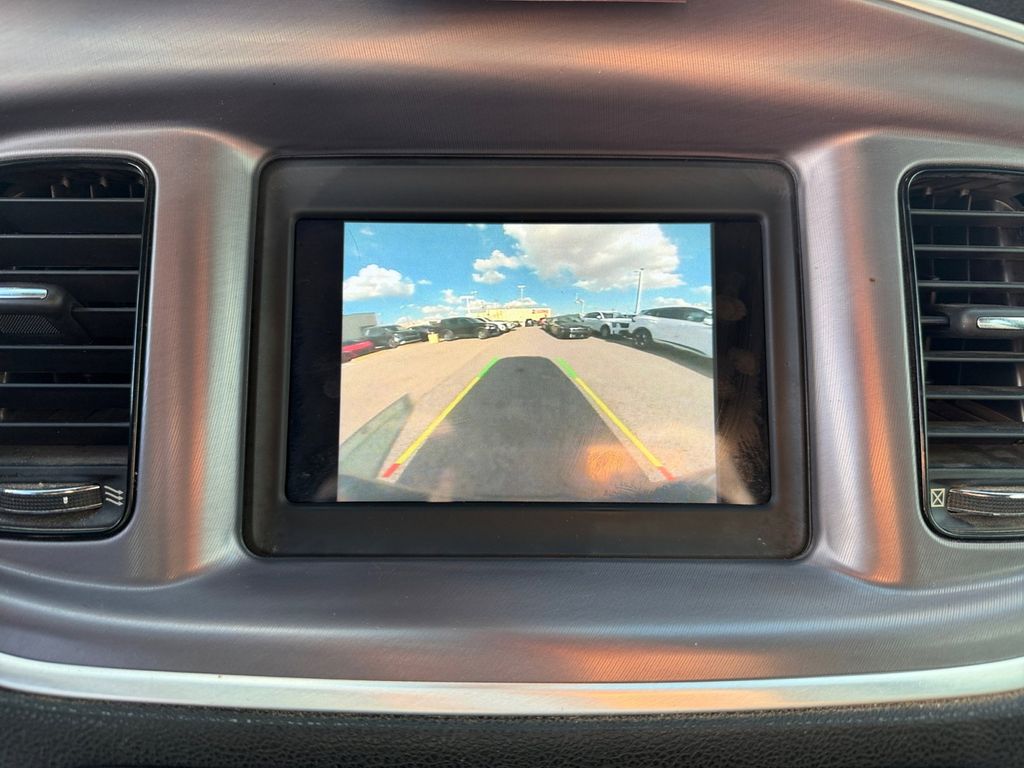 2019 Dodge Charger SXT photo 17