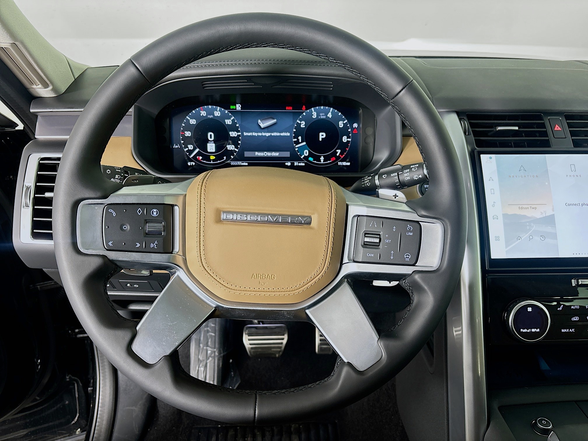 2025 Land Rover Discovery Metropolitan Edition photo 12
