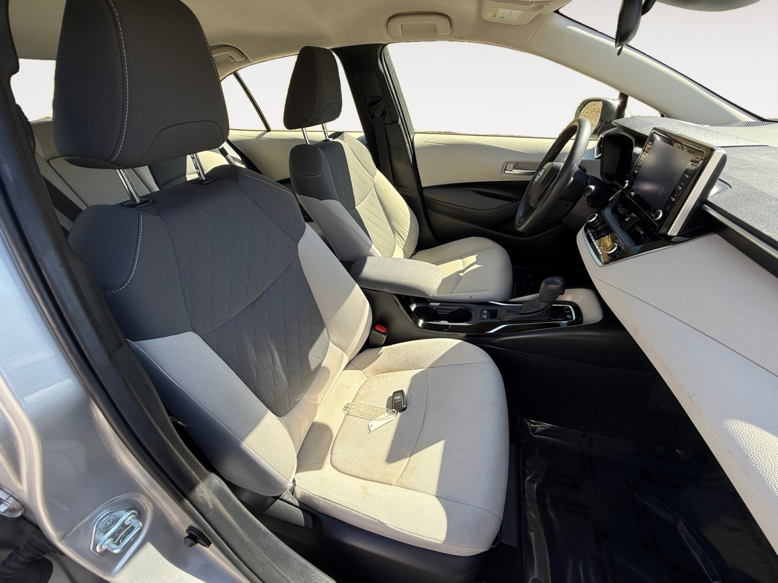 2021 Toyota Corolla Hybrid LE photo 19