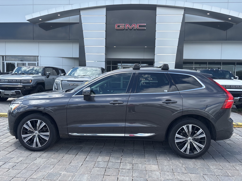 2022 Volvo XC60 B5 Inscription photo 17