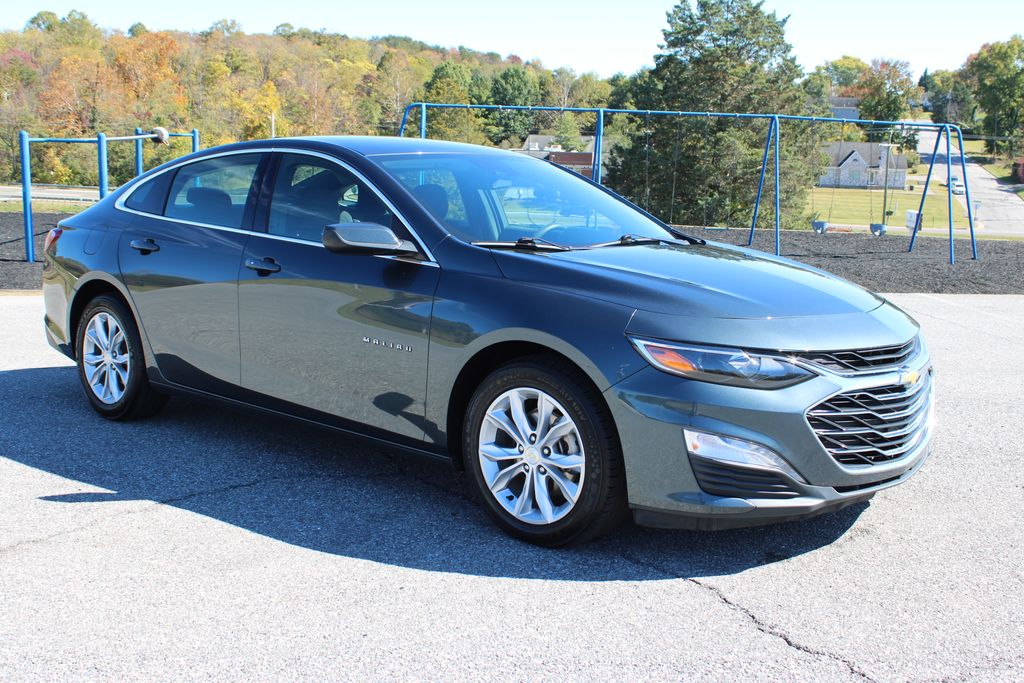 2021 Chevrolet Malibu 1LT photo 2