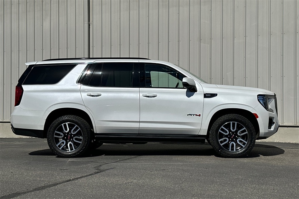2023 Gmc Yukon AT4 photo 2