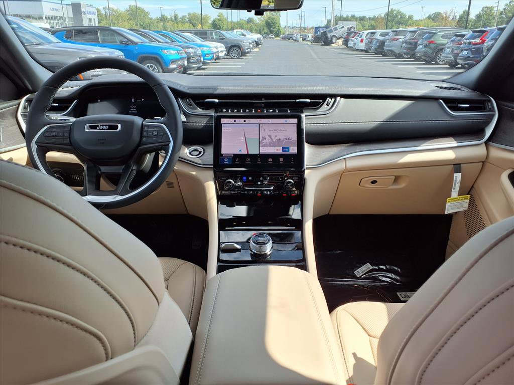 2025 Jeep Grand Cherokee Limited photo 5