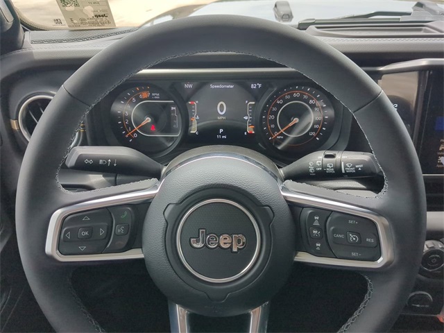 2025 Jeep Wrangler Sahara photo 26