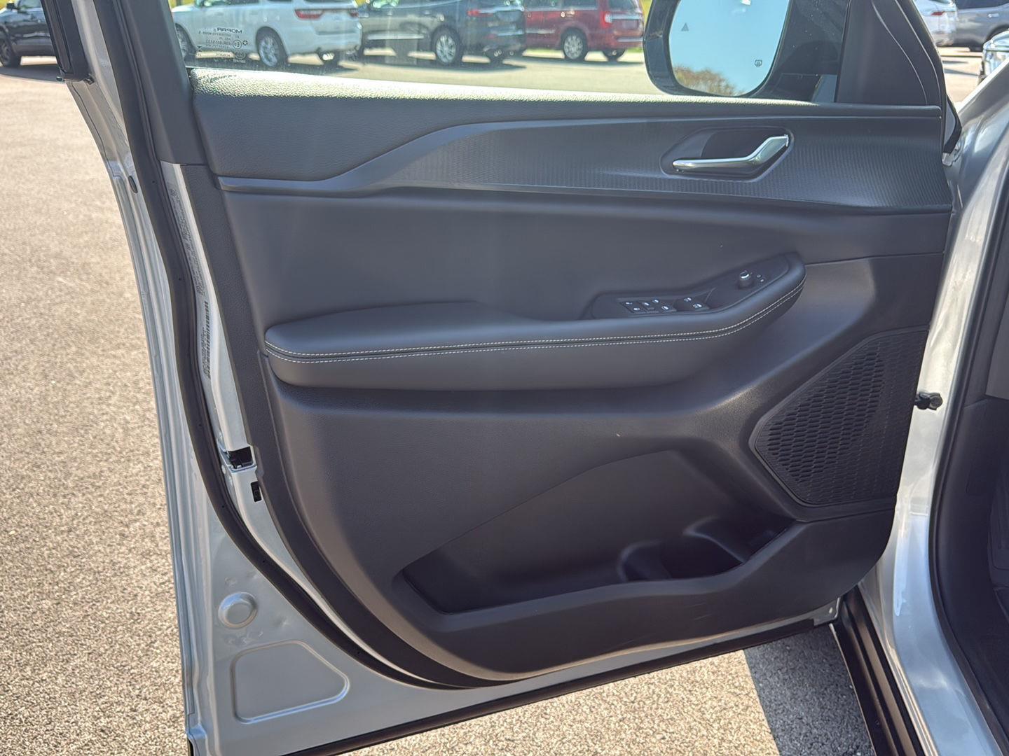 2025 Jeep Grand Cherokee Altitude X photo 18