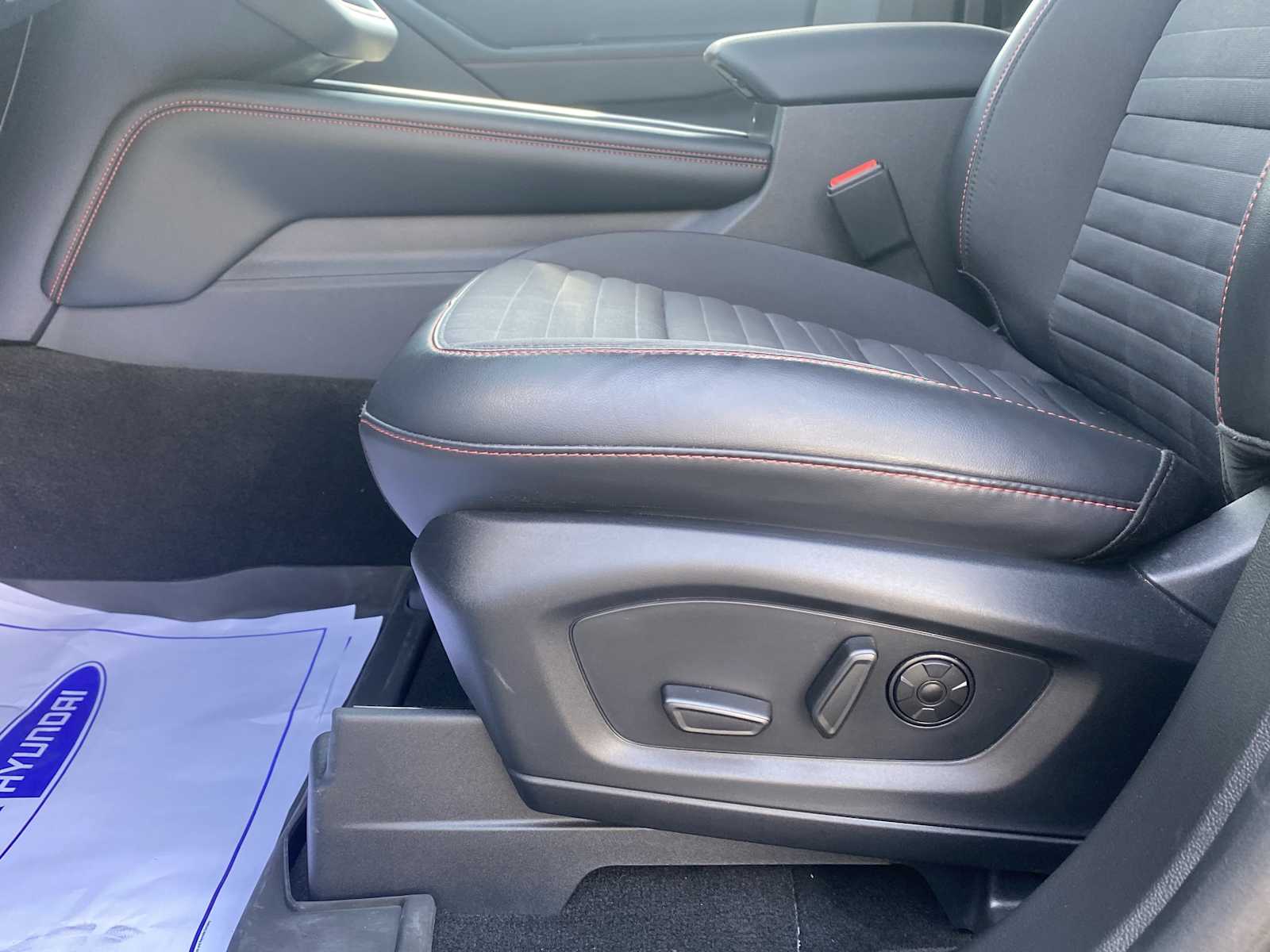 2025 Ford Explorer ST-Line photo 25