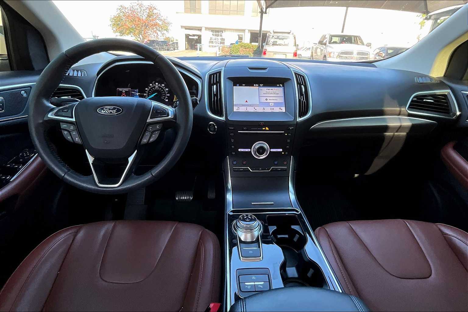 2019 Ford Edge Titanium photo 13