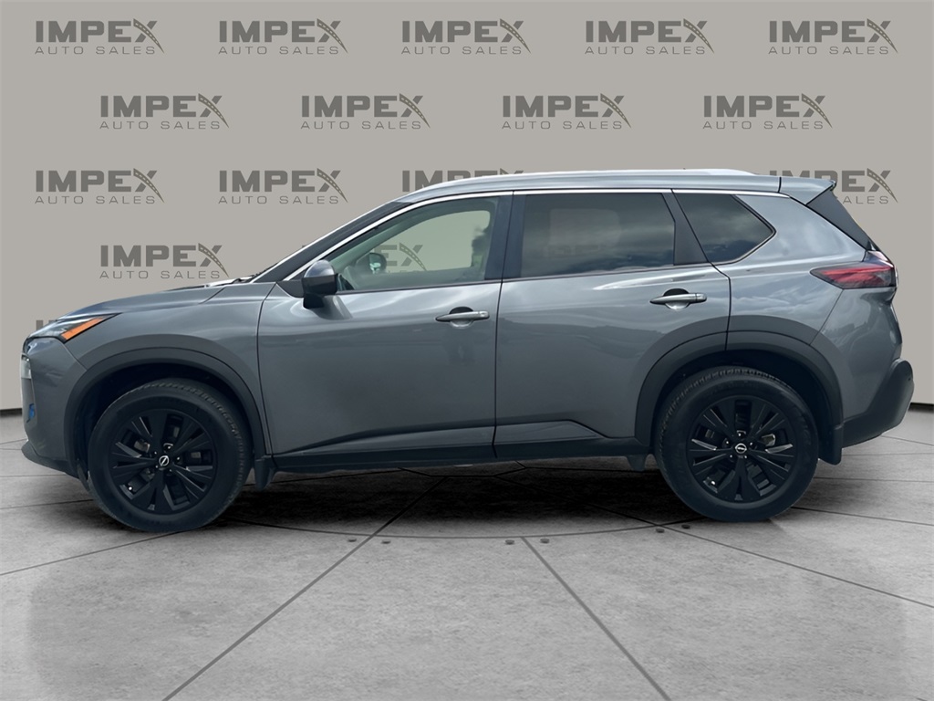 2022 Nissan Rogue SV photo 2
