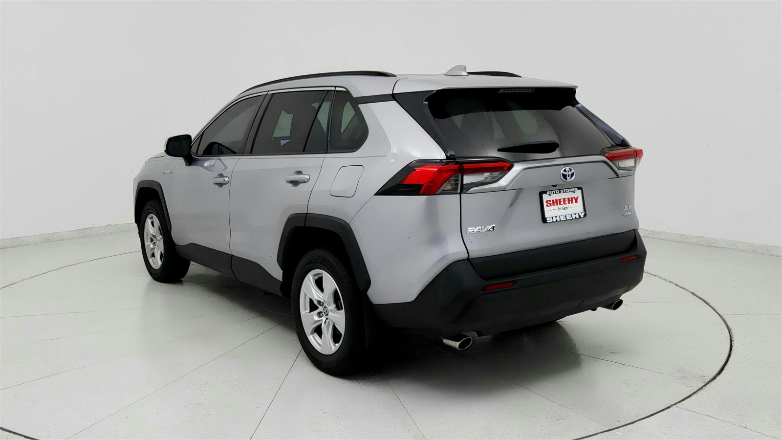 2020 Toyota RAV4 Hybrid XLE photo 4