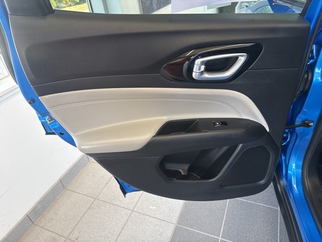 2023 Jeep Compass Limited photo 13
