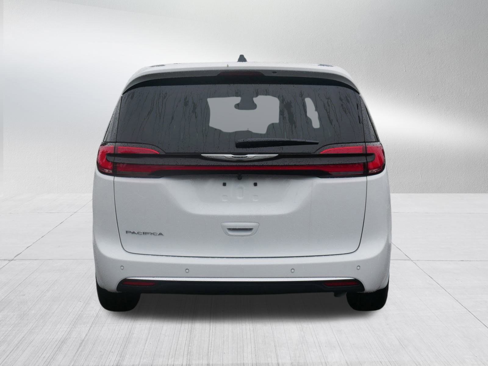 2026 Chrysler Pacifica photo 6