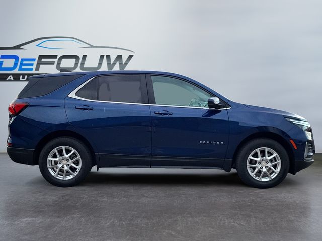 2022 Chevrolet Equinox LT photo 2
