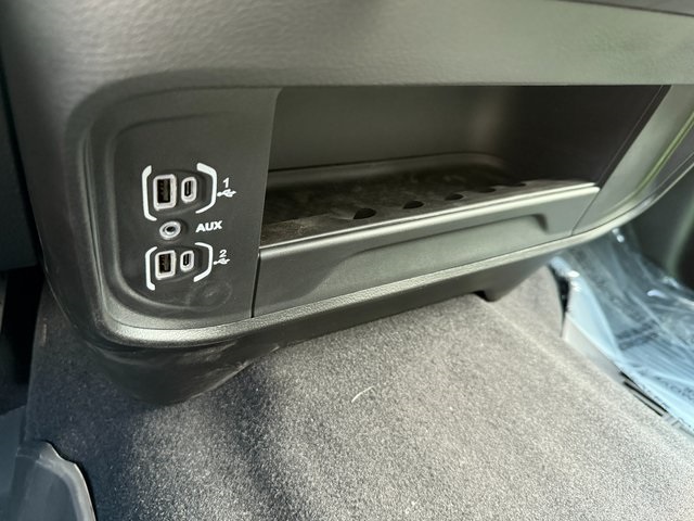 2025 Ram 3500 Big Horn photo 31