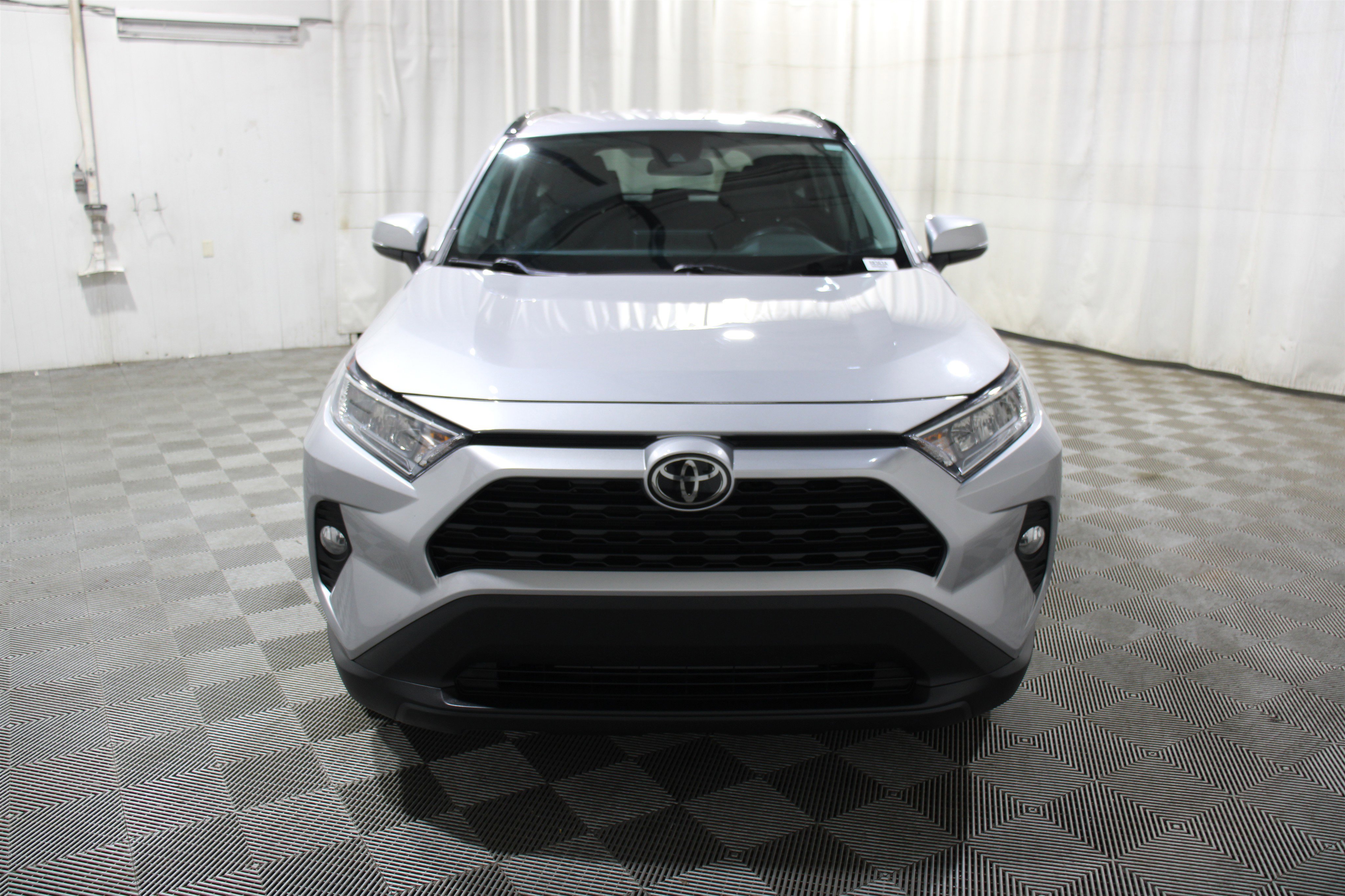 2021 Toyota RAV4 XLE photo 7