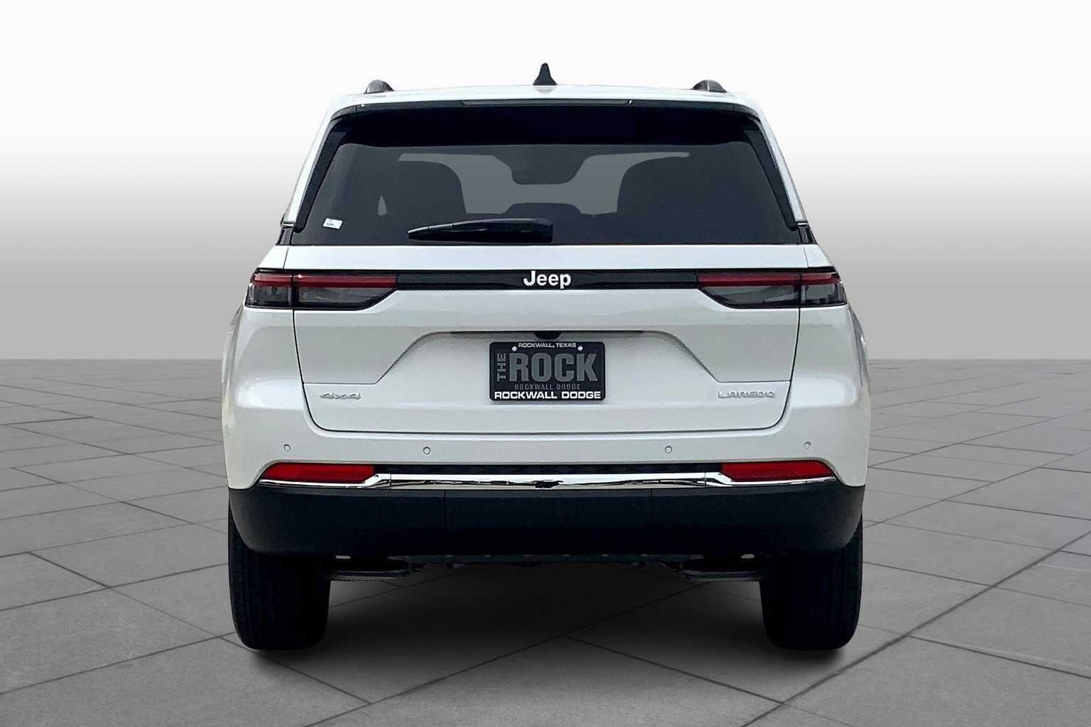 2025 Jeep Grand Cherokee Laredo X photo 4