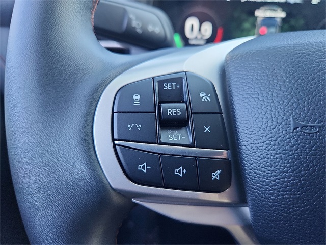 2025 Ford Explorer photo 4