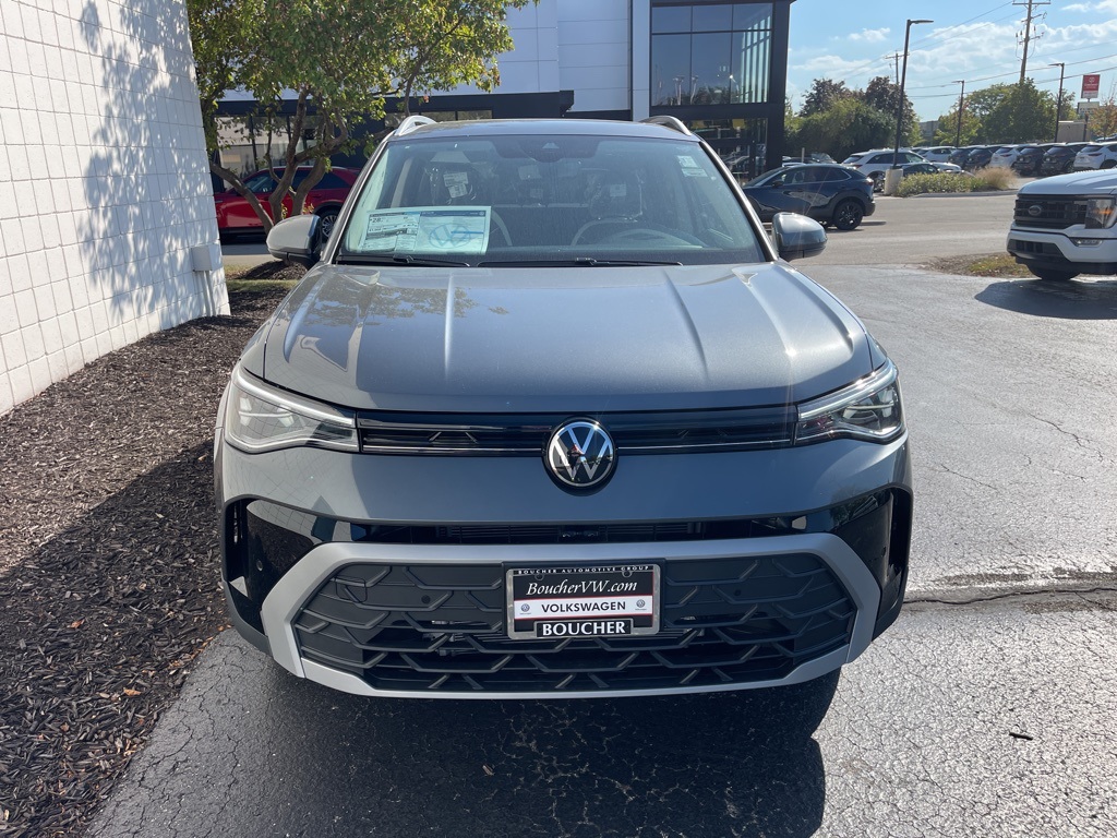 2025 Volkswagen Taos SE photo 4