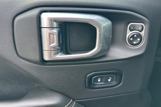 2024 Jeep Wrangler Sahara photo 11