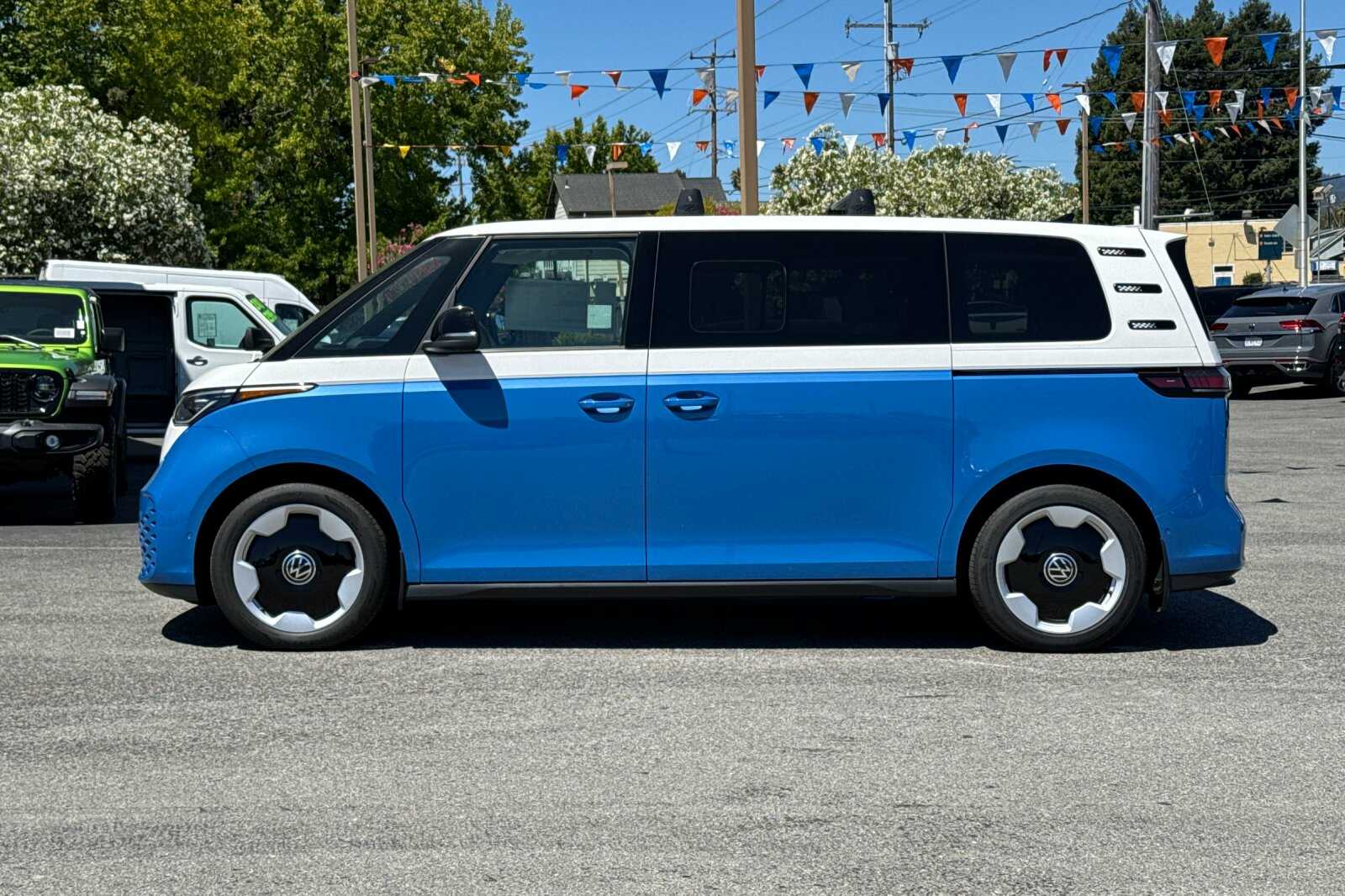 2025 Volkswagen ID. Buzz Pro Plus photo 7