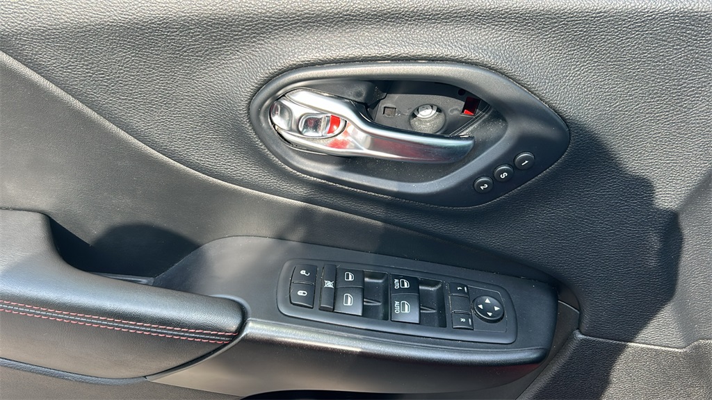 2019 Jeep Cherokee Trailhawk photo 13