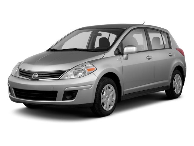 2010 Nissan Versa S's photo