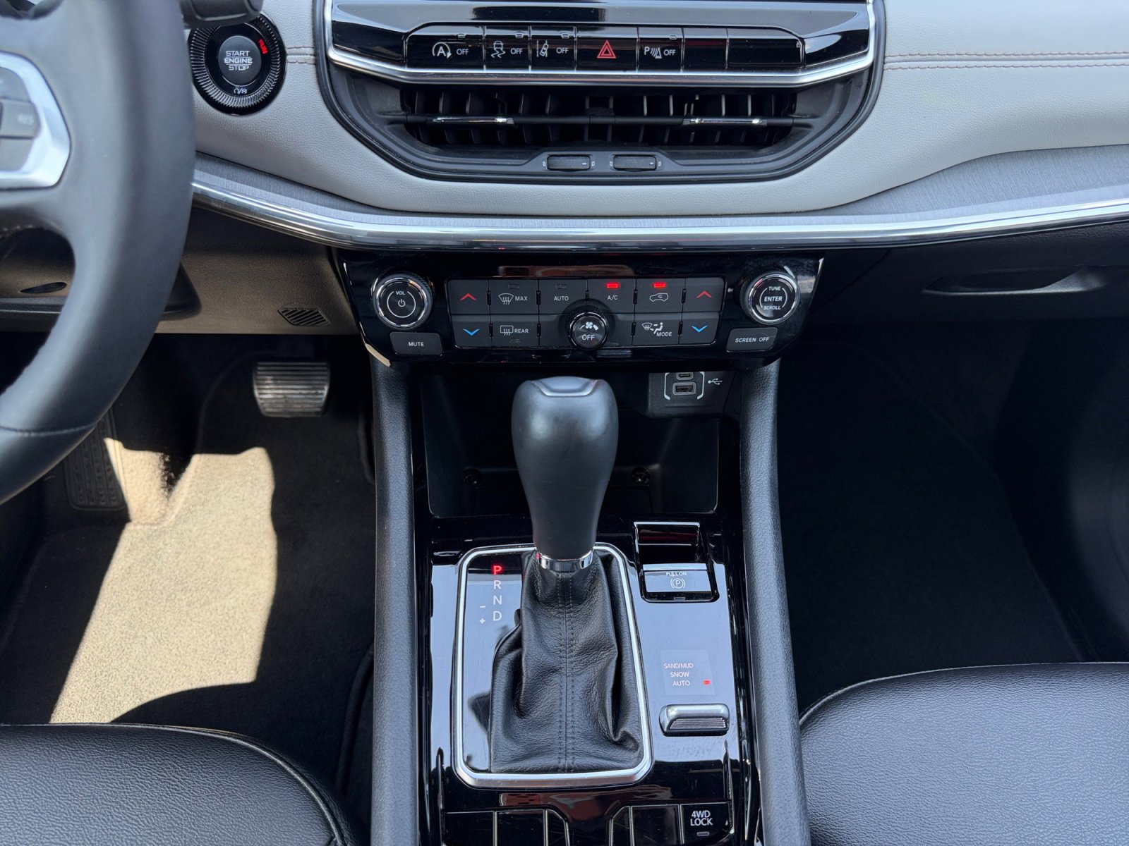 2024 Jeep Compass Limited photo 15