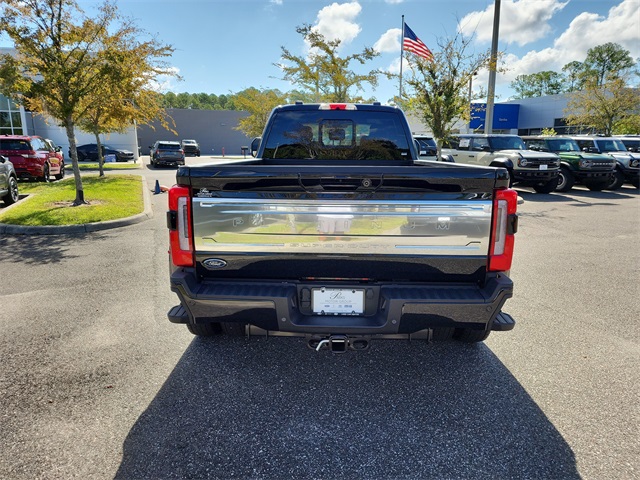 2025 Ford F-450 Platinum photo 4