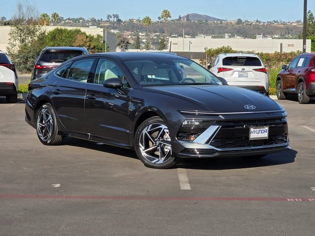 2026 Hyundai Sonata SEL Sport photo 2