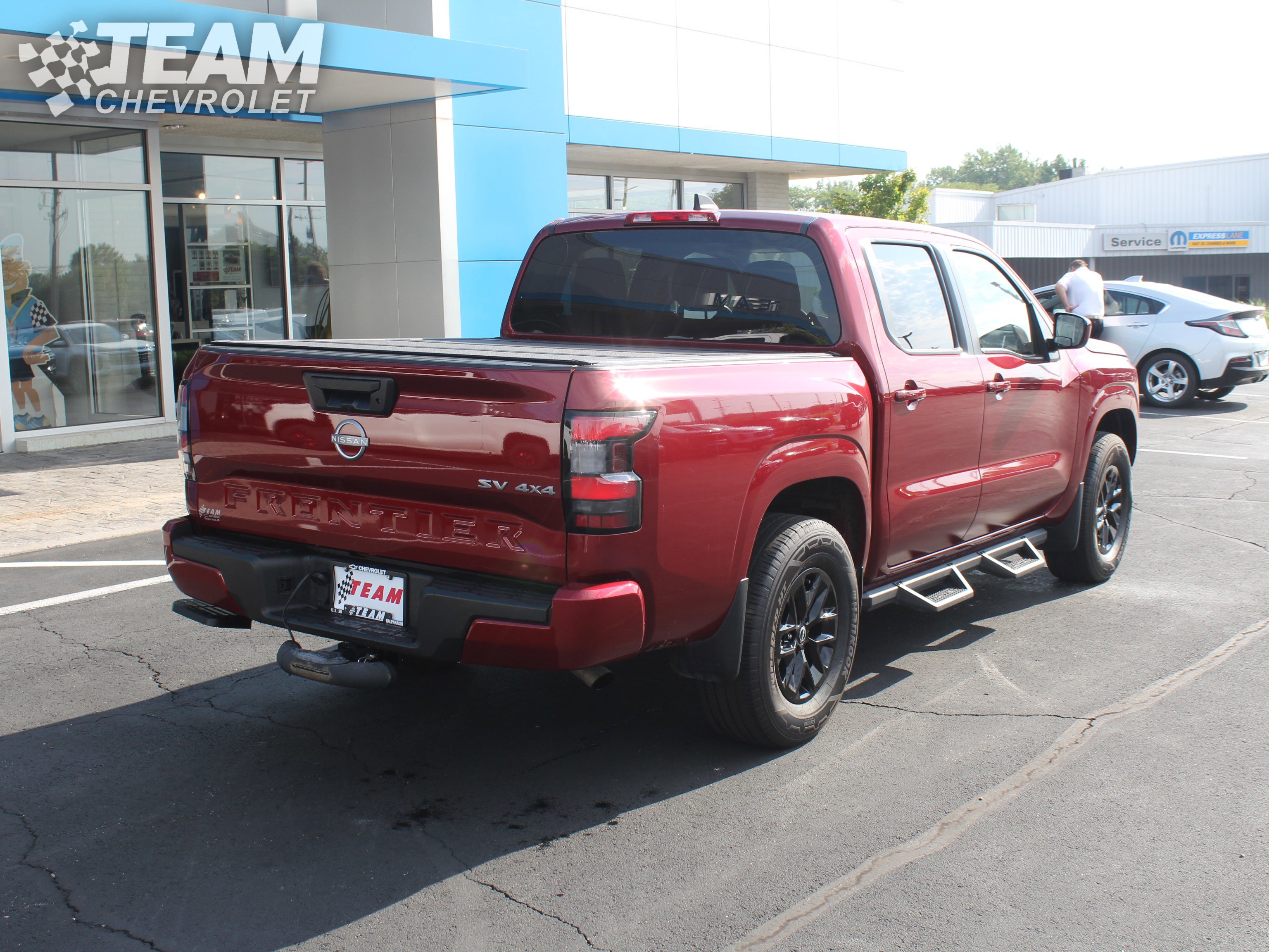 2024 Nissan Frontier SV photo 2