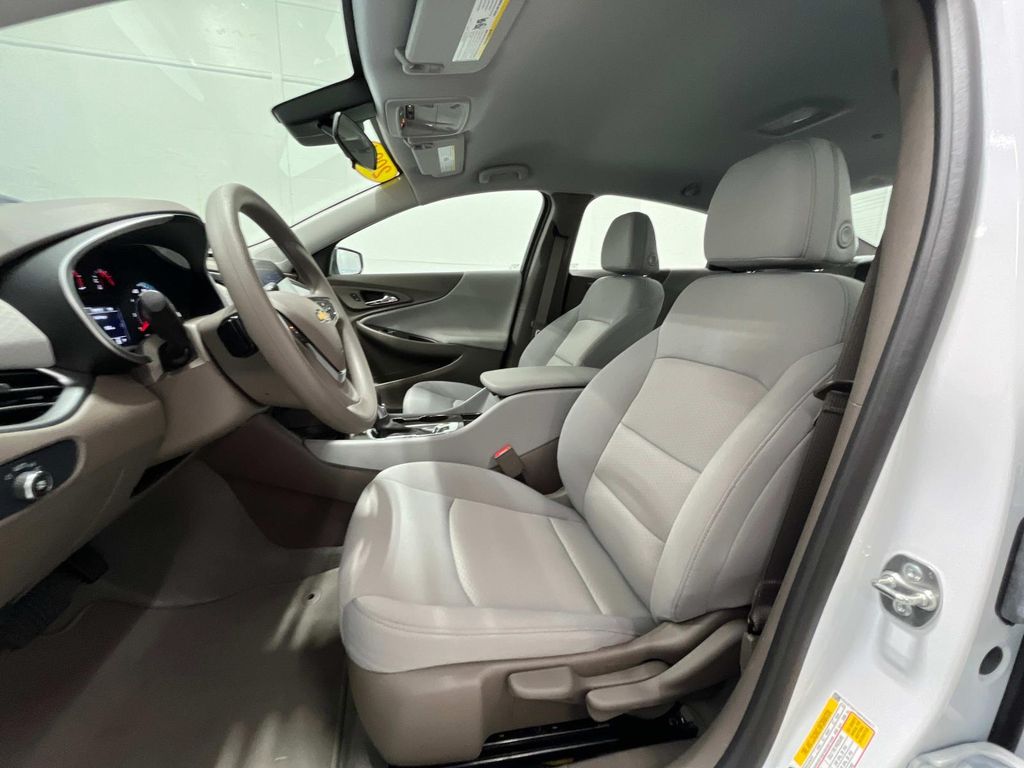2024 Chevrolet Malibu LS photo 9