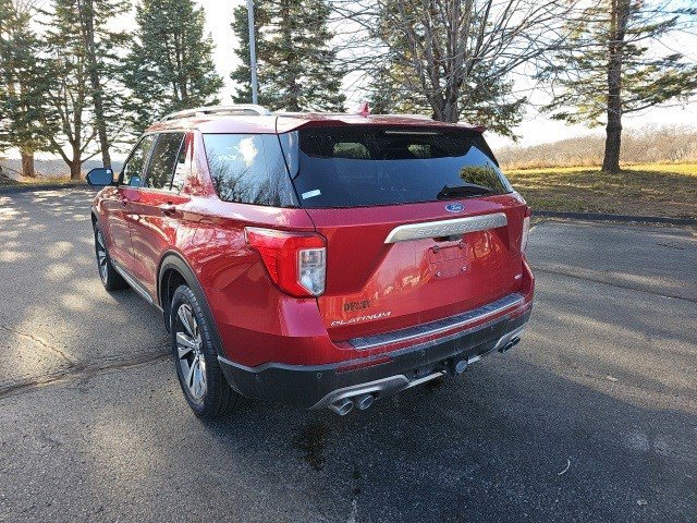 2020 Ford Explorer Platinum photo 2