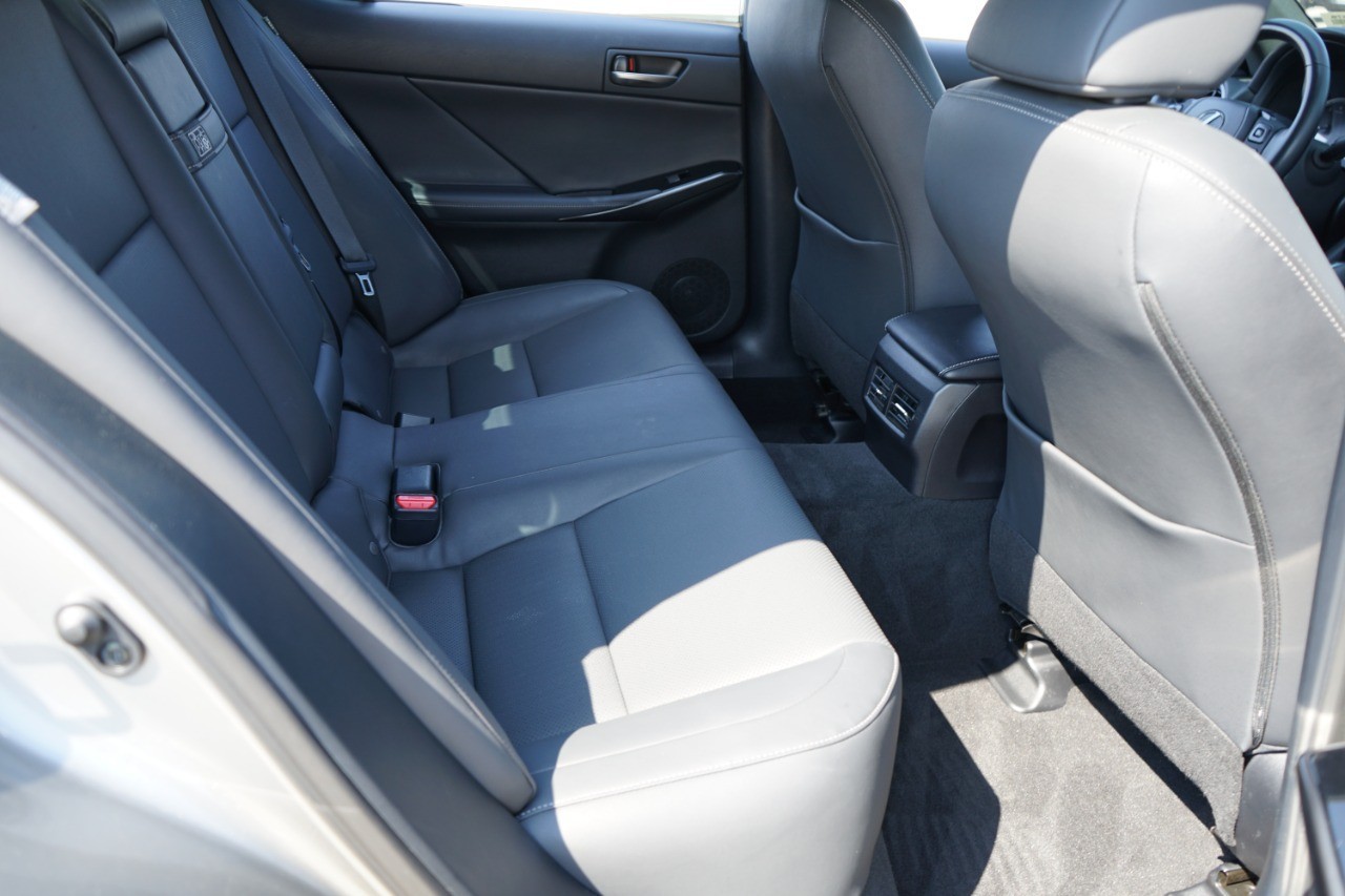 2023 Lexus IS 300 photo 30