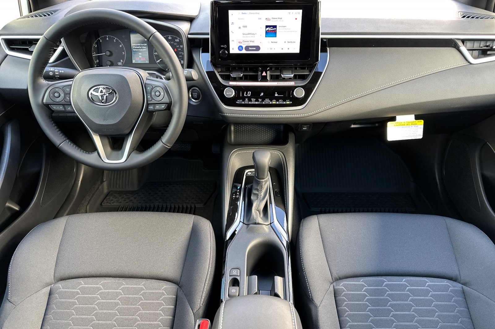 2025 Toyota Corolla SE photo 14