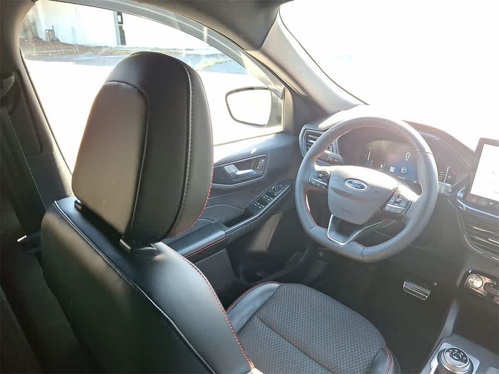 2023 Ford Escape ST-Line photo 15