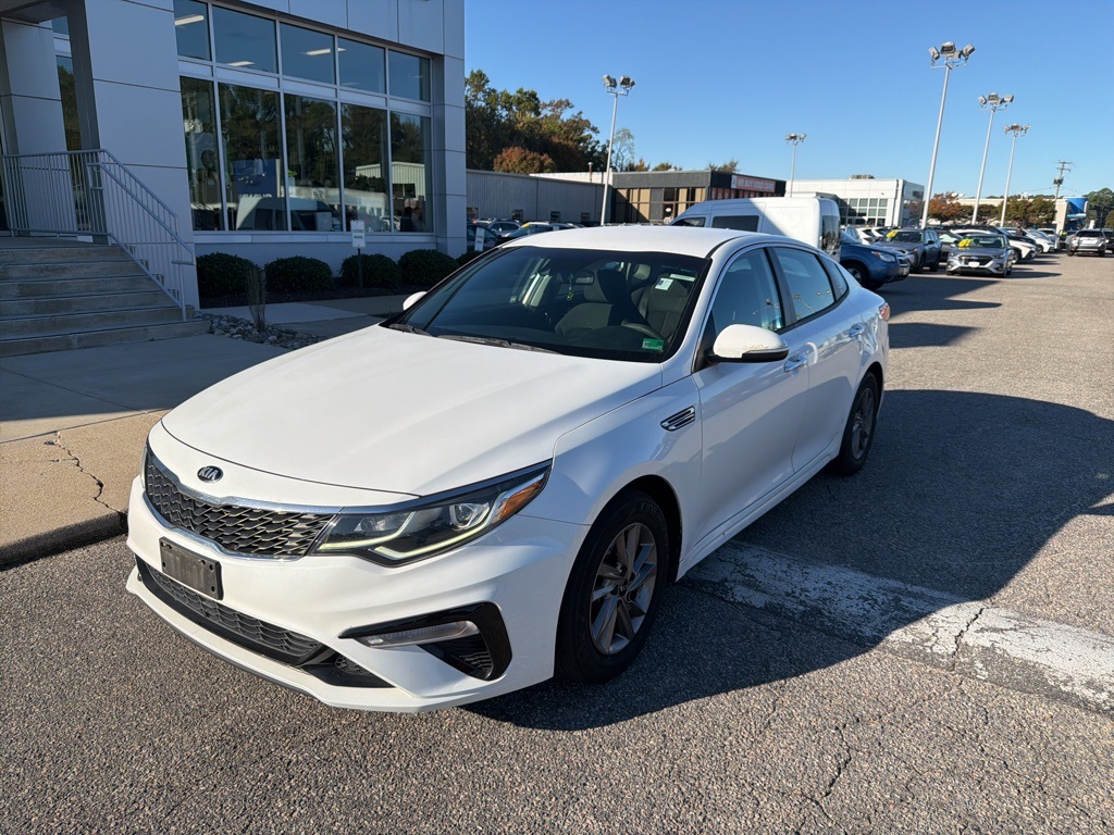 2020 Kia Optima LX photo 3