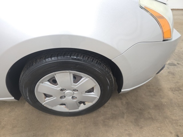 Used 2009 Ford Focus S with VIN 1FAHP34N19W211956 for sale in Sellersburg, IN