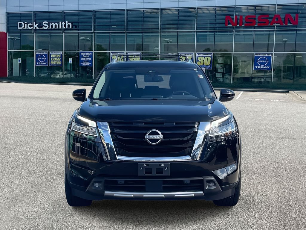 2022 Nissan Pathfinder SL photo 2